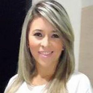 Meet your Posher, Larissa